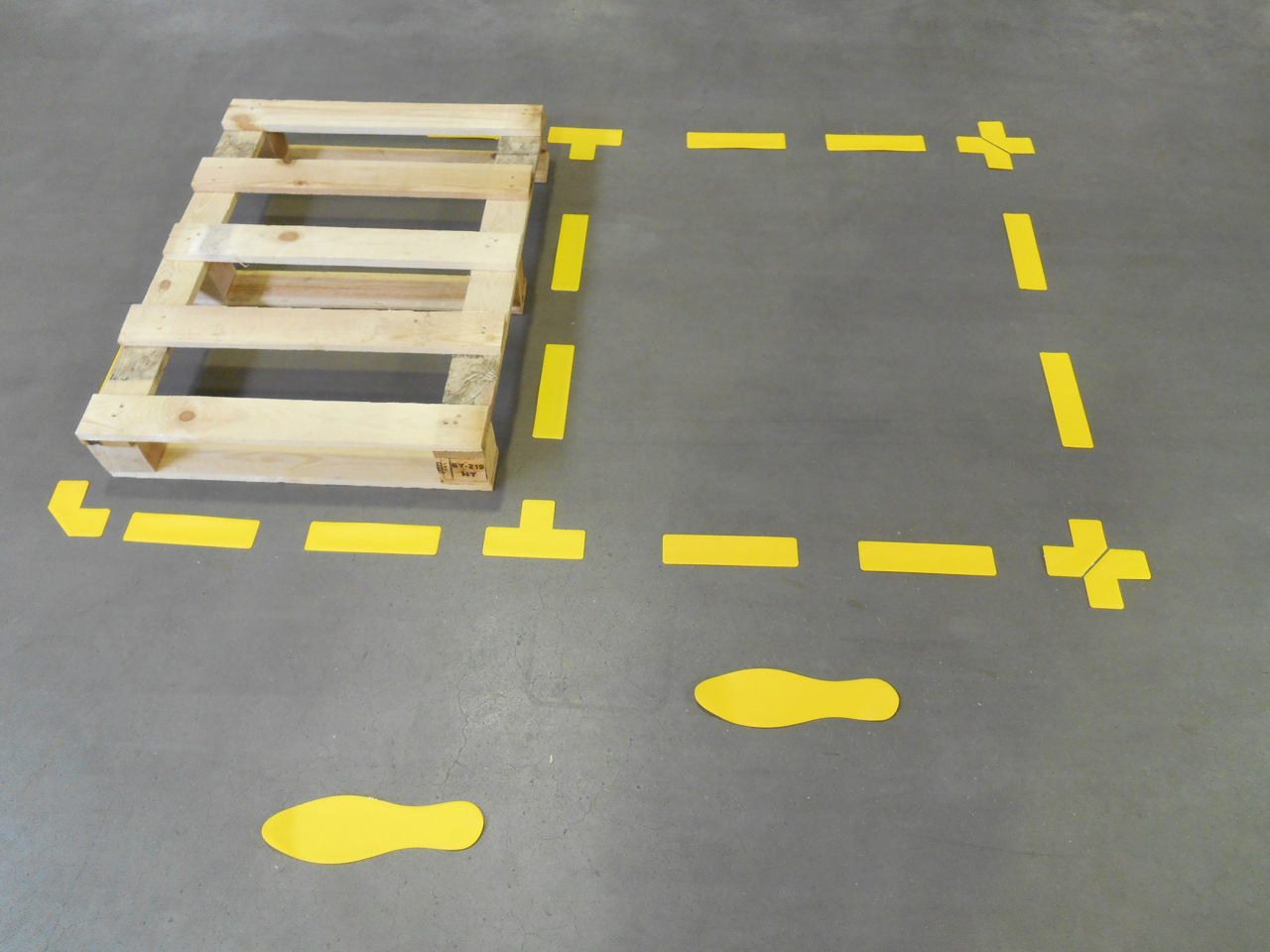 Self-adhesive Floor Marking Symbol, Stripe