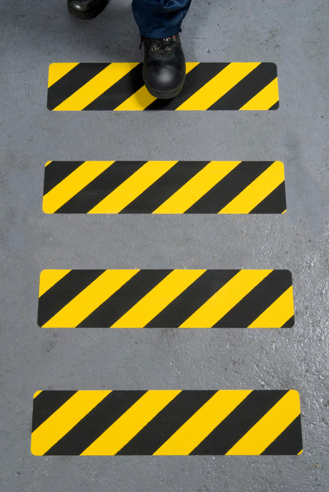 Self-adhesive Comformable Anti-slip Floor Marking Line, 610 x 150 mm