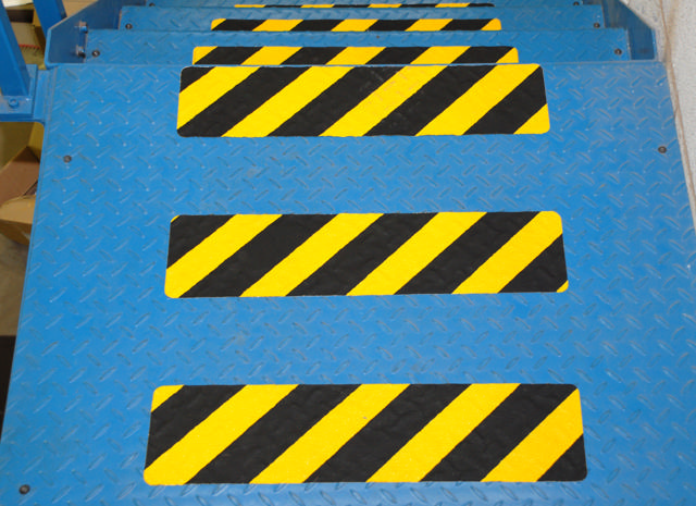 Self-adhesive Comformable Anti-slip Floor Marking Line, 610 x 150 mm