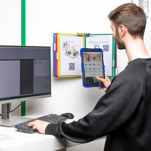 Tarifold Metal Wall Document Display System, A4, 10 Pockets