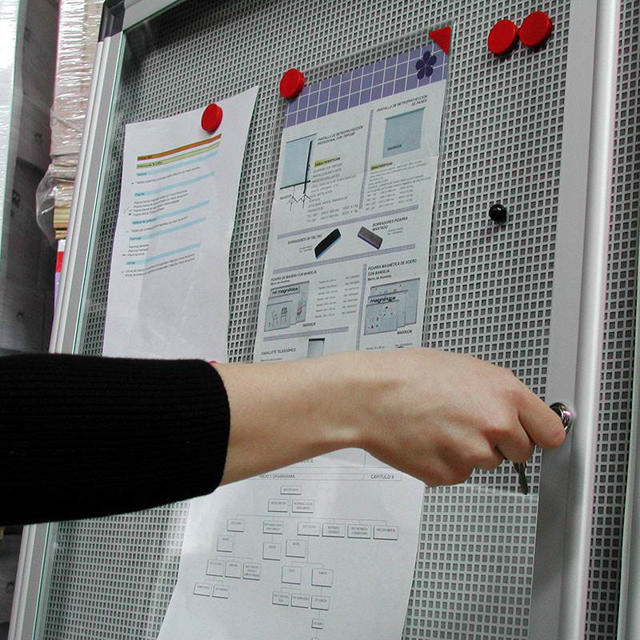 Easy Load Repositionable Pocket with Magnetic Corner Closure