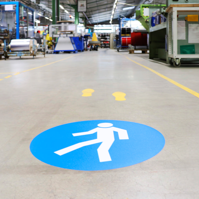Self-adhesive safety pictogram, Use pedestrian walkway